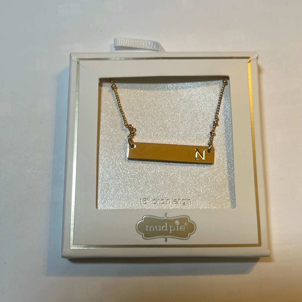 Initial “N” gold bar necklace by mudpie